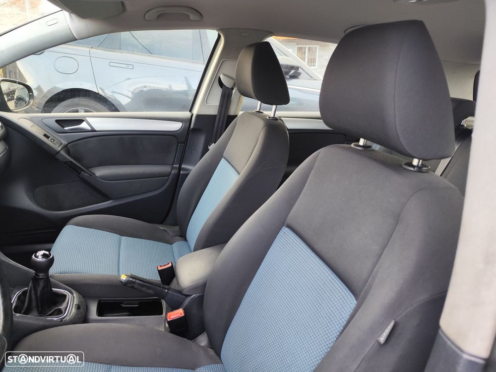 VW Golf 1.6 TDi Trendline BlueMotion - 25