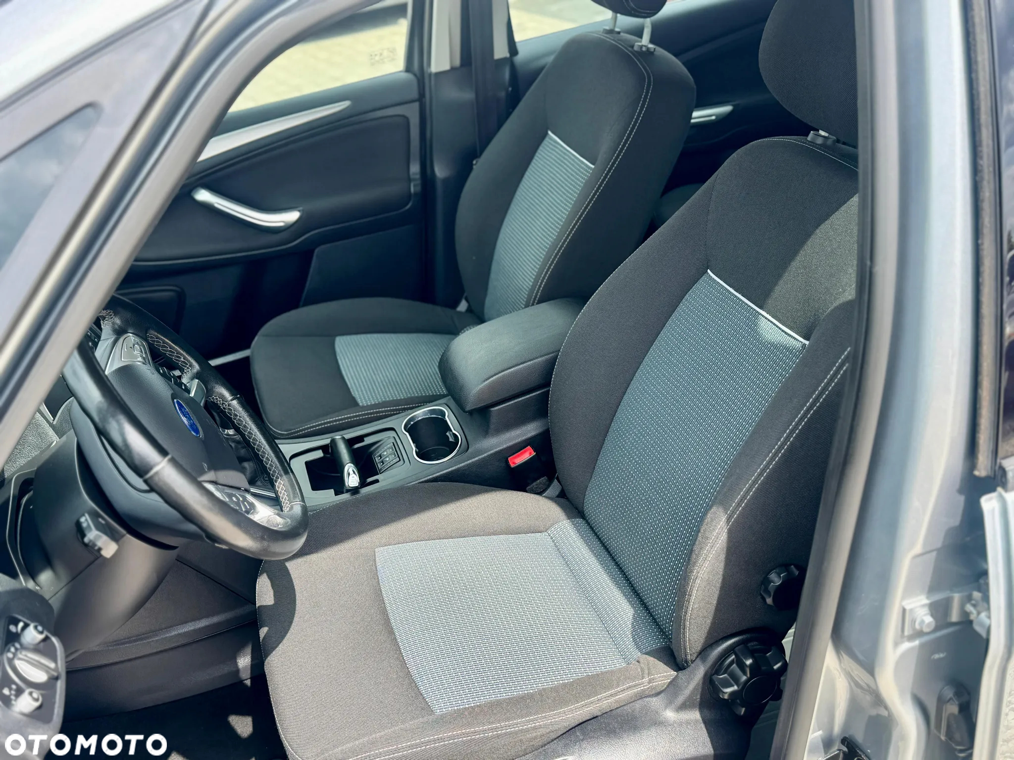 Ford Galaxy 2.0 FF Titanium - 27