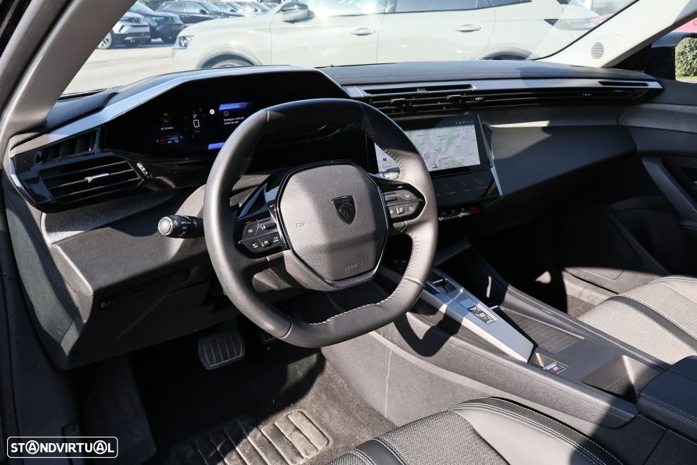 Peugeot 408 1.2 Hybrid Allure e-DCS6 - 16