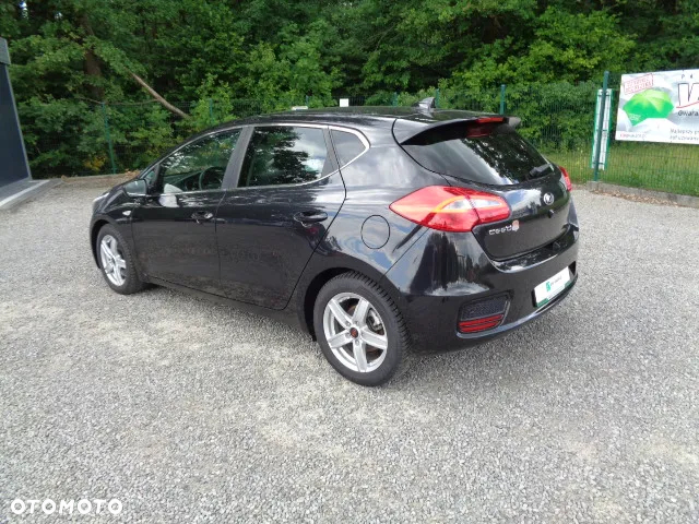 Kia Ceed 1.6 GDI ISG Dream-Team Edition - 3