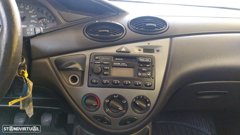 Ford Focus 1.8 TDdi Comfort - 14