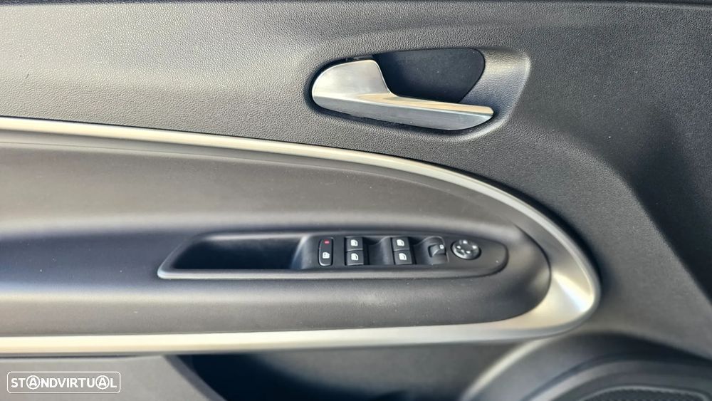 Jeep Avenger 1.2 GSE T3 Turbo-Benzin GDI Altitude - 43