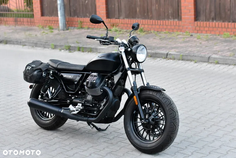 Moto Guzzi V9 - 3