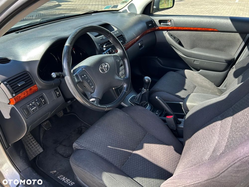 Toyota Avensis - 7