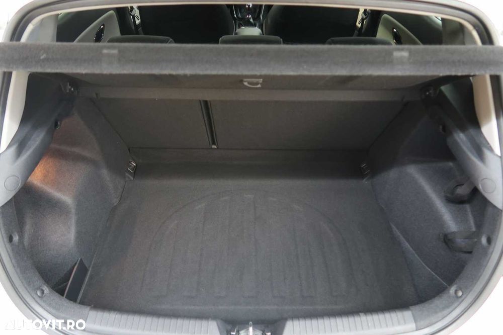 Kia Ceed 1.6 GDI Dream-Team Edition - 7