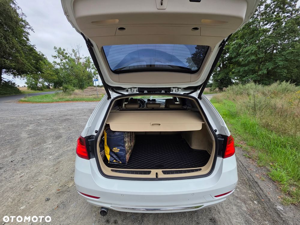 BMW Seria 3 320d Touring Luxury Line - 29