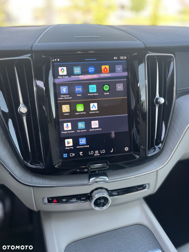 Volvo XC 60 B5 B AWD Ultimate Dark - 17