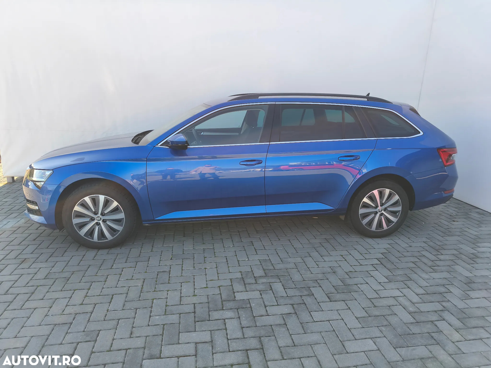 Skoda Superb Combi 2.0 TDI DSG Ambition - 3
