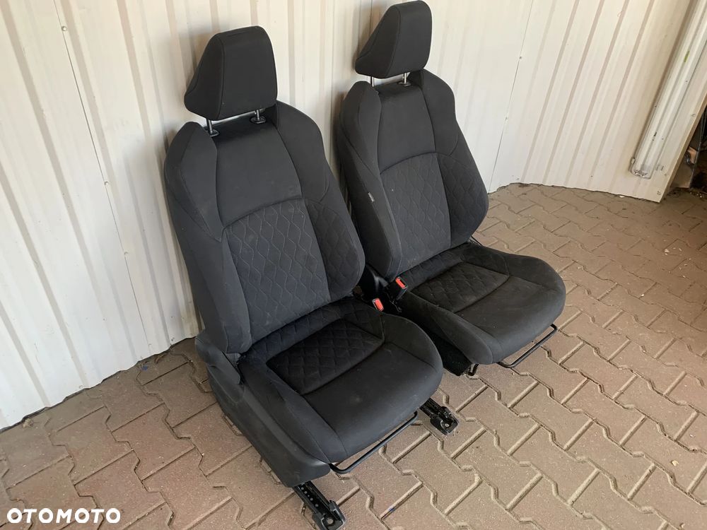 TOYOTA COROLLA CROSS FOTEL LEWY PRAWY KIEROWCA PASAŻER KANAPA PRZÓD TYŁ - 2