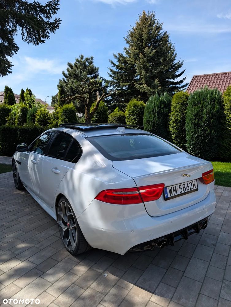 Jaguar XE - 5