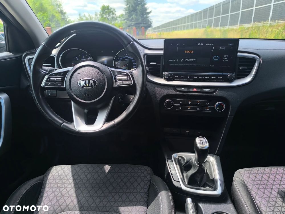 Kia Ceed 1.6 CRDi (48V Mild-Hybrid) Vision - 14