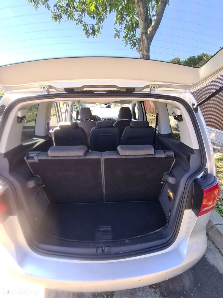 Volkswagen Touran 1.6 TDI BlueMotion Technology Comfortline - 21