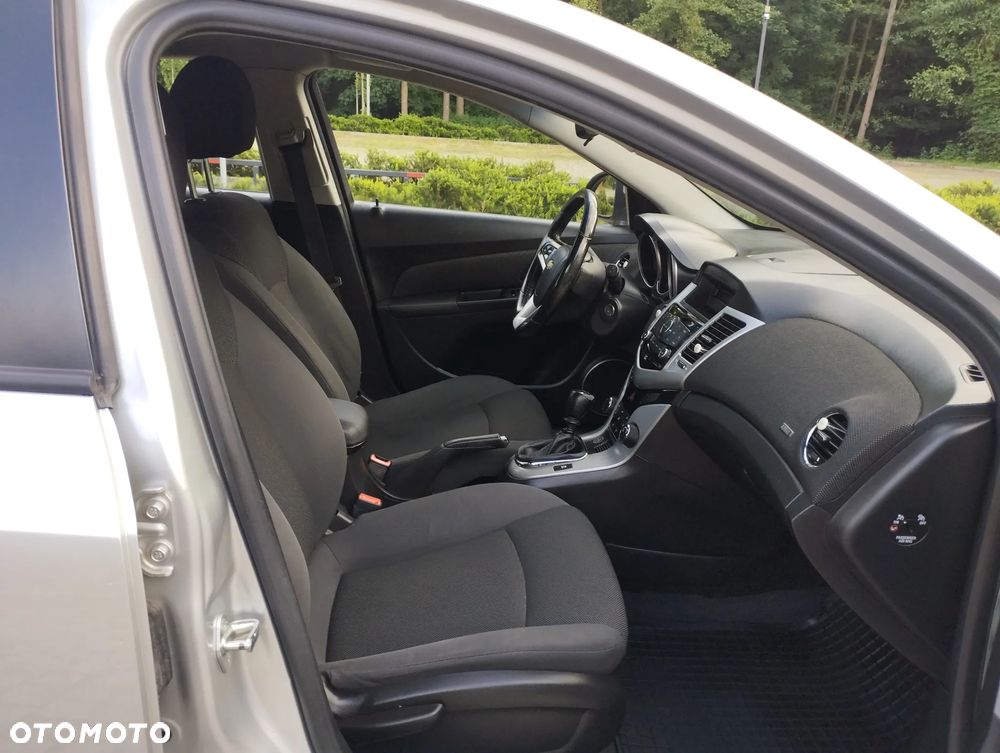 Chevrolet Cruze 1.8 LT+ - 22