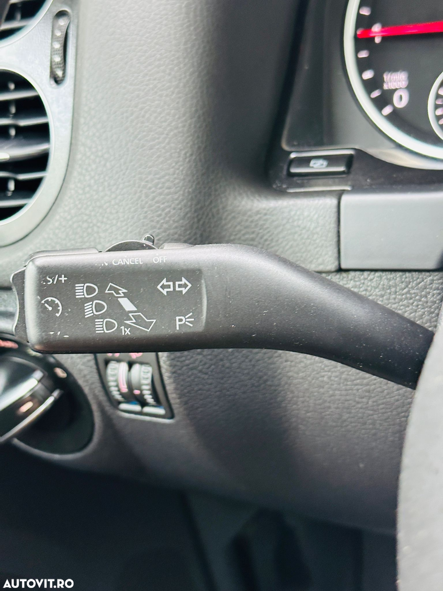 Volkswagen Tiguan - 36