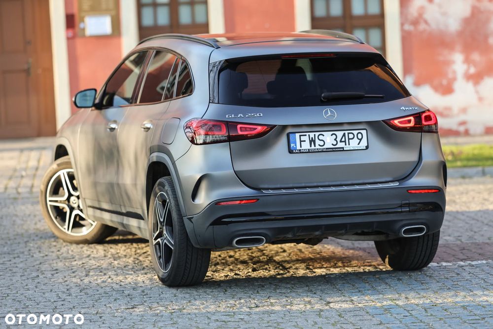 Mercedes-Benz GLA 250 4Matic 8G-DCT AMG Line - 8