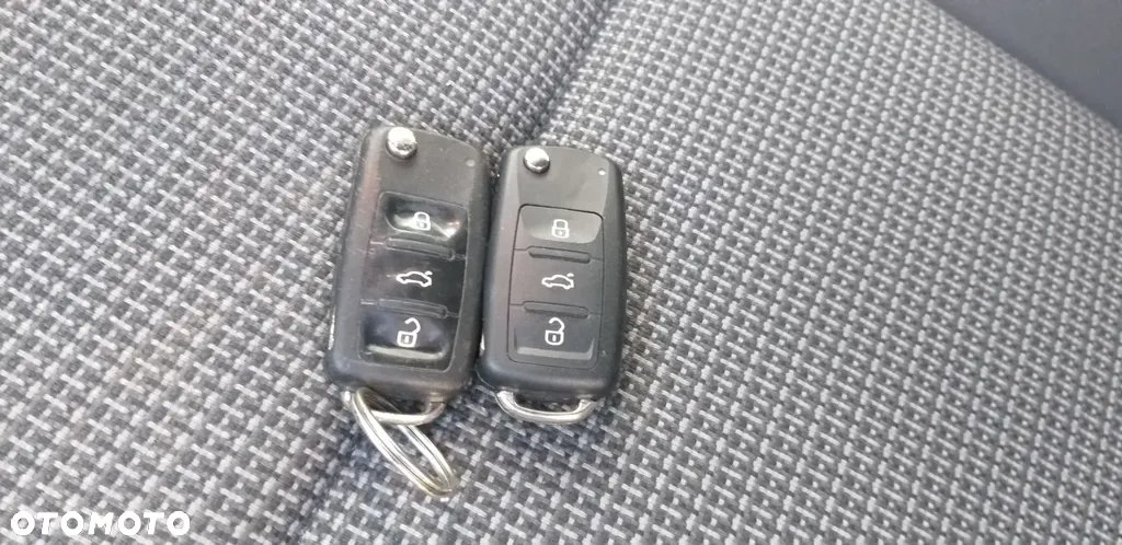 Volkswagen New Beetle - 16