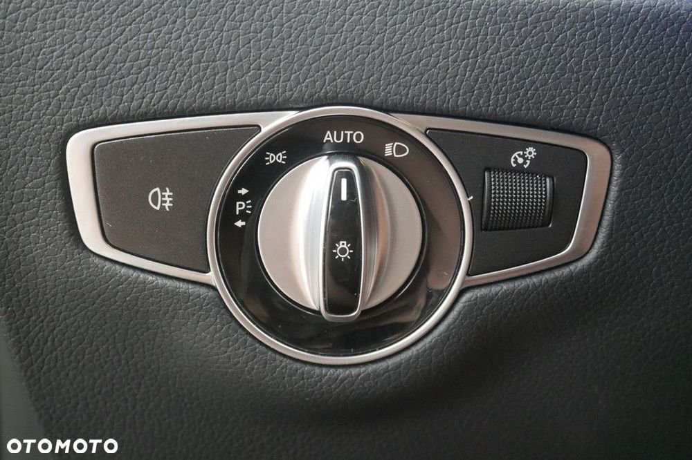 Mercedes-Benz Klasa E - 28