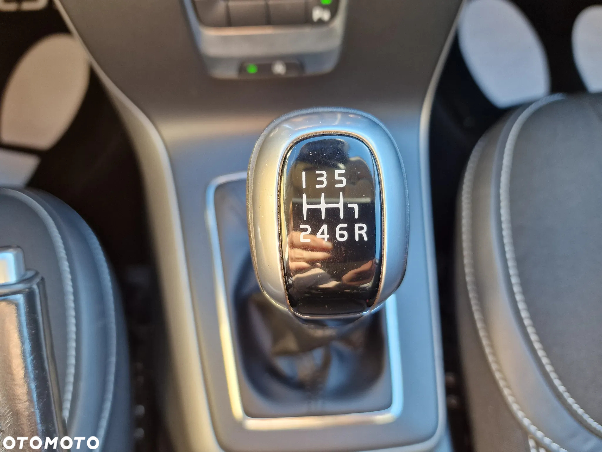 Volvo V40 D2 - 12