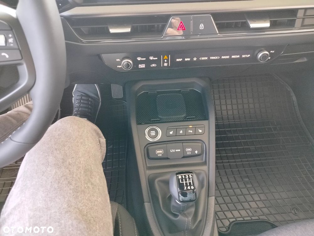 Kia Stonic 1.0 T-GDI L Business Line - 13