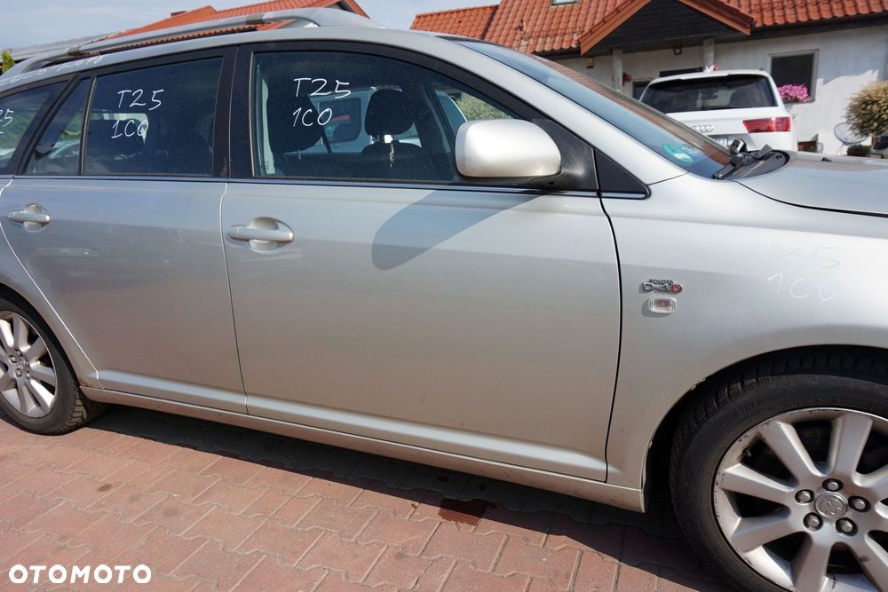 DRZWI PRZEDNIE PRAWE AVENSIS II T25 KOMBI 1C0  SREBRNY TOYOTA 2003-2006 - 4