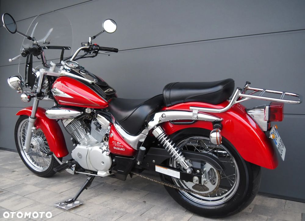 Suzuki Intruder - 13
