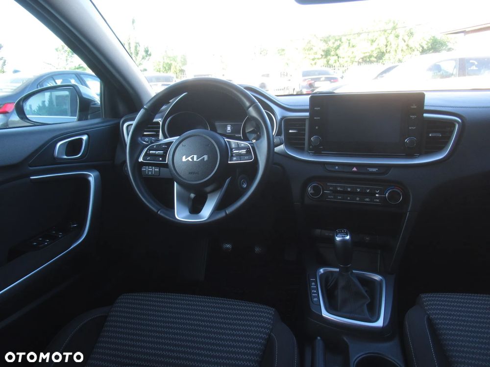 Kia Ceed 1.5 T-GDI M - 11
