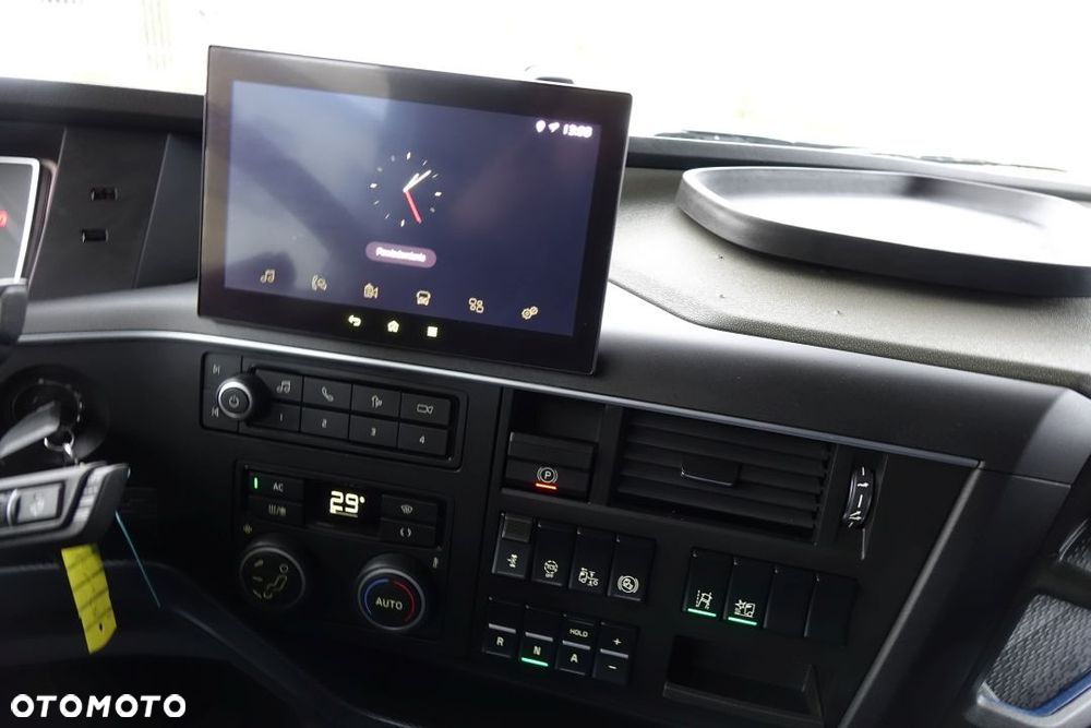 Volvo FH 500 GLOBETROTTER / I-SAVE / STANDARD / AUTOMAT / EURO 6 / KLIMATYZACJA POSTOJOWA / LODÓWKA / LED / NAVI / 2 ZBIORNIKI - 27