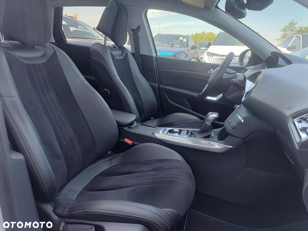 Peugeot 308 - 25