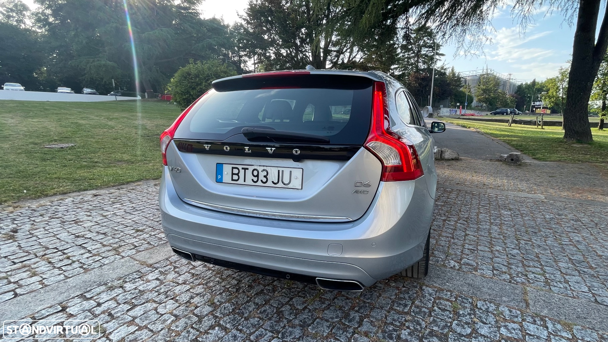 Volvo V60 2.4 D6 Summum AWD Phev - 13