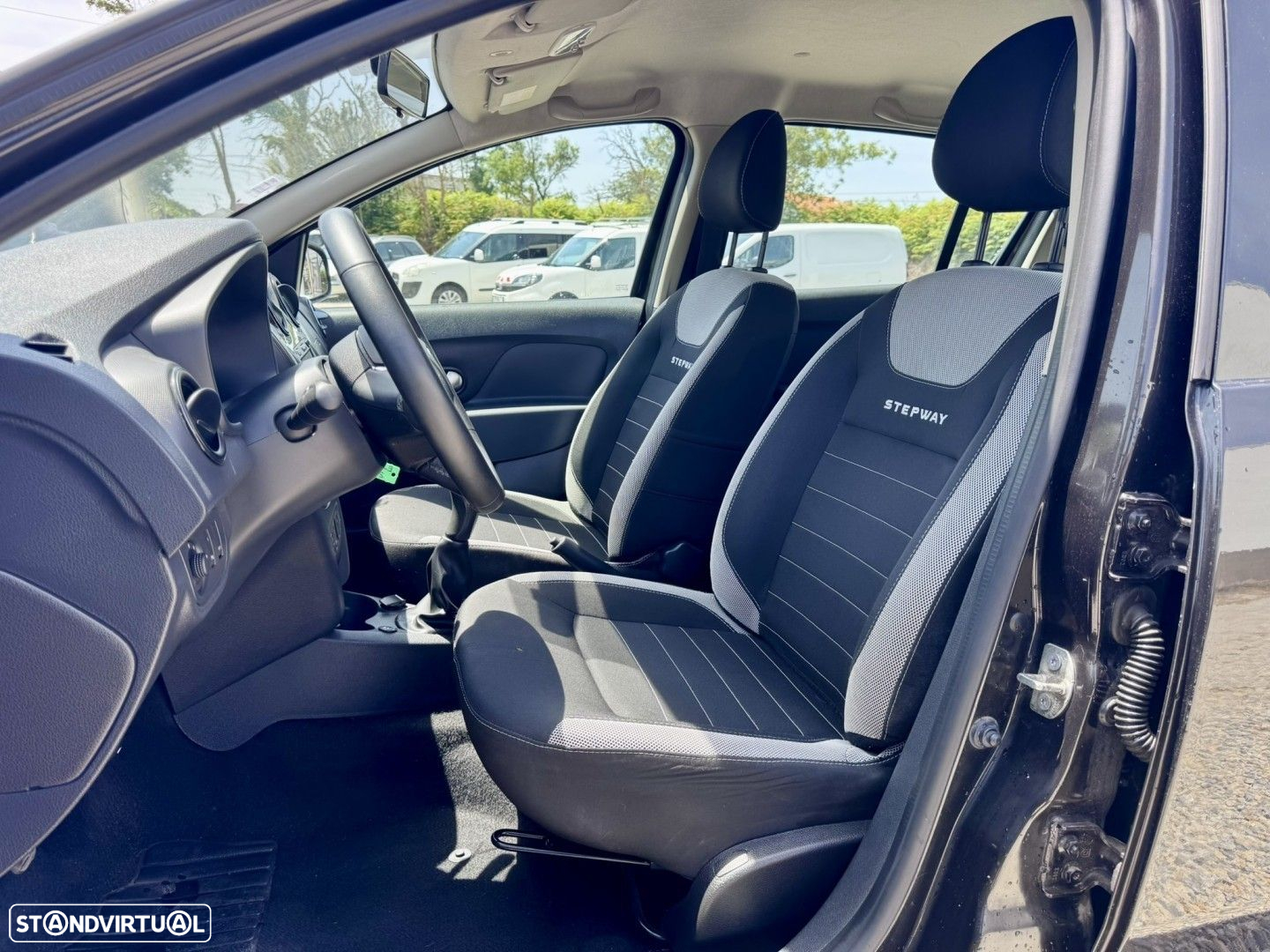 Dacia Sandero - 6