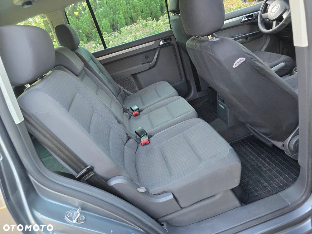 Volkswagen Touran 1.6 FSI - 14