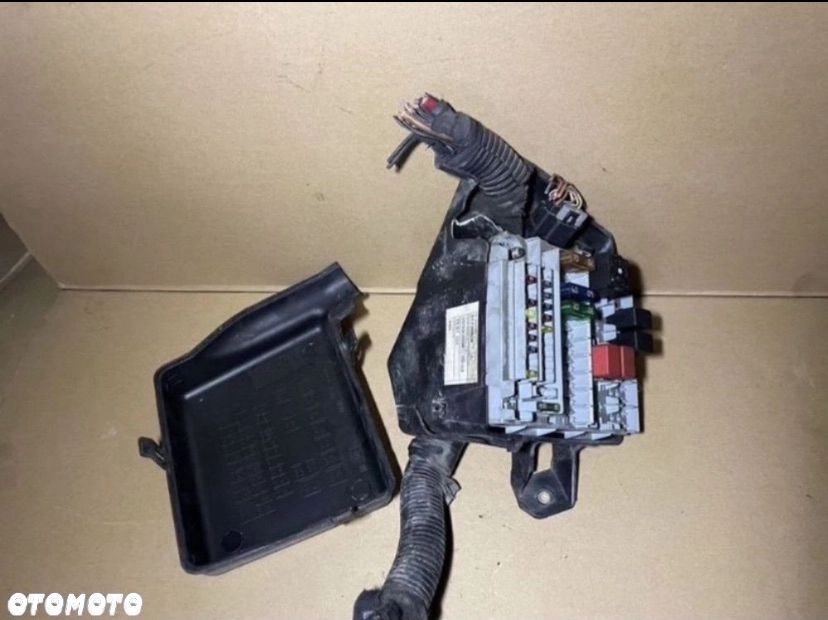 51736608 Skrzynka bezpieczników Fiat panda II 2