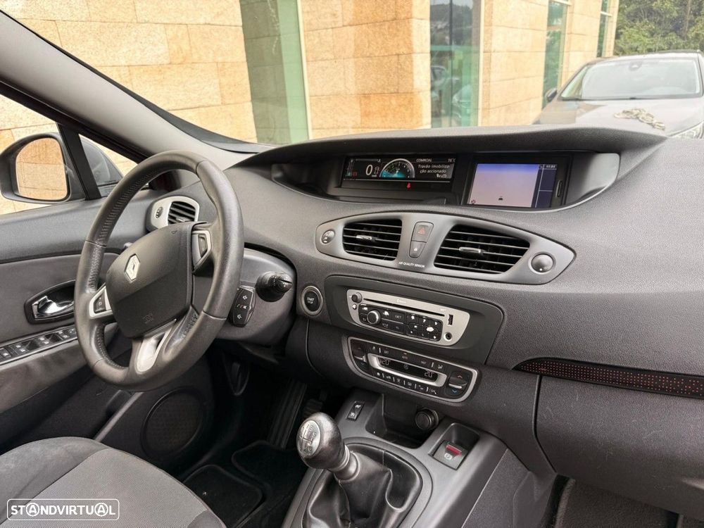 Renault Scénic 1.5 dCi Dynamique S - 17