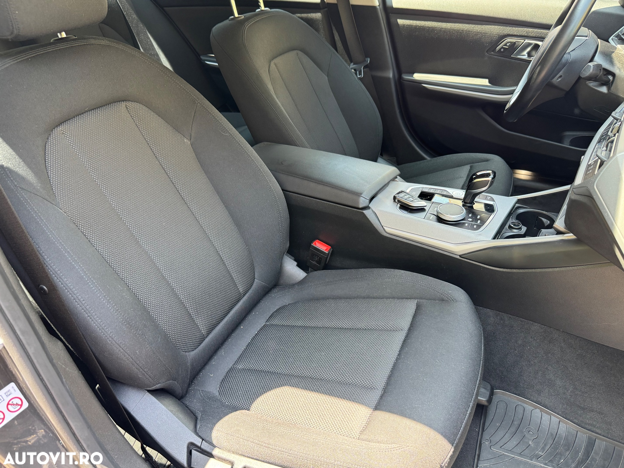 BMW Seria 3 320i AT - 14
