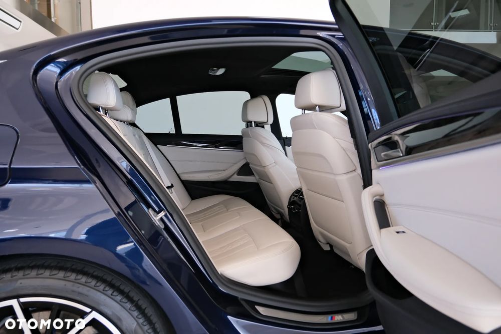 BMW Seria 5 530e xDrive Luxury Line sport - 29
