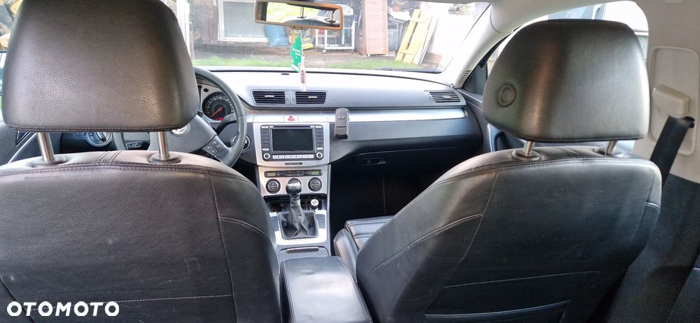Volkswagen Passat - 13