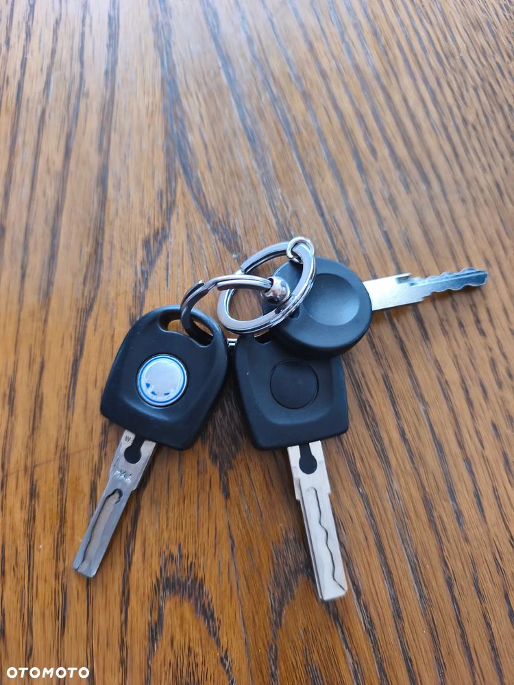 Volkswagen Golf - 10