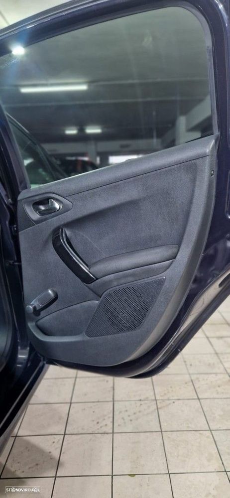 Peugeot 208 1.2 VTi SE Style - 10