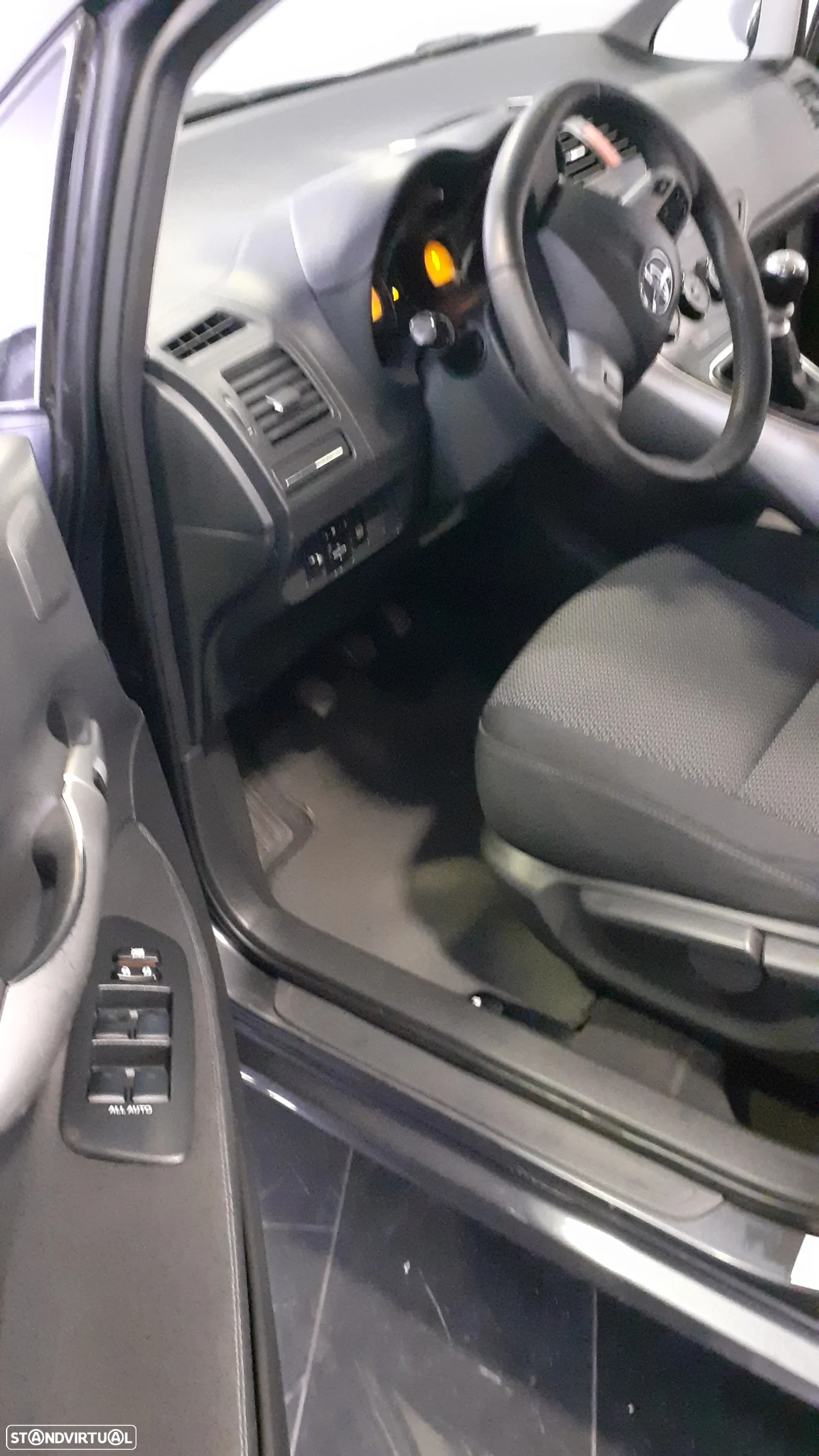 Toyota Auris 1.4 VVT-i AC - 20