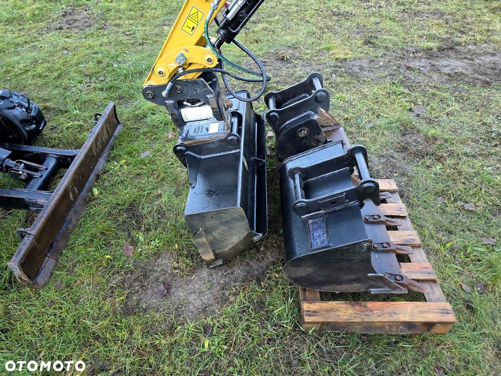 Caterpillar 301.8 - 12