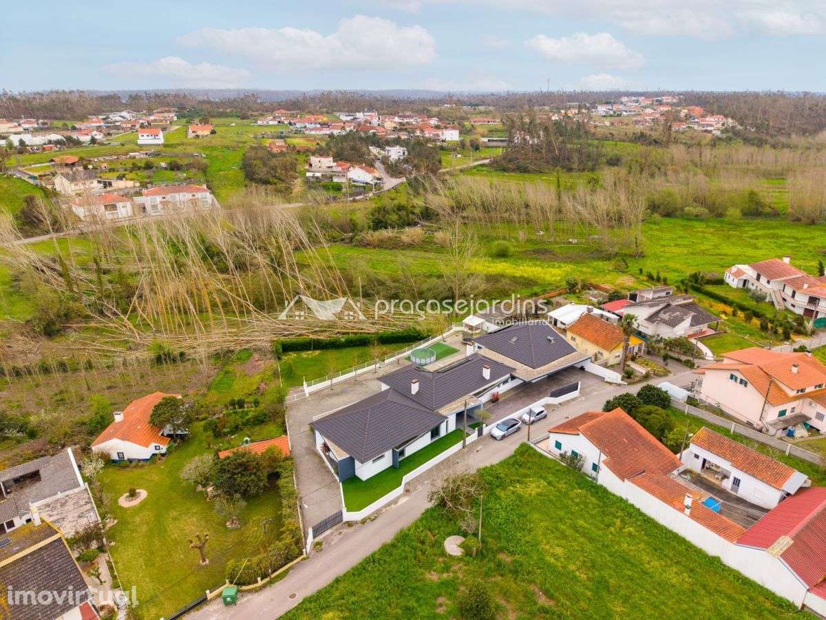 Moradia T5 Contemporânea e elevada eficiência energética – Amor, Le... - Grande imagem: 2/60