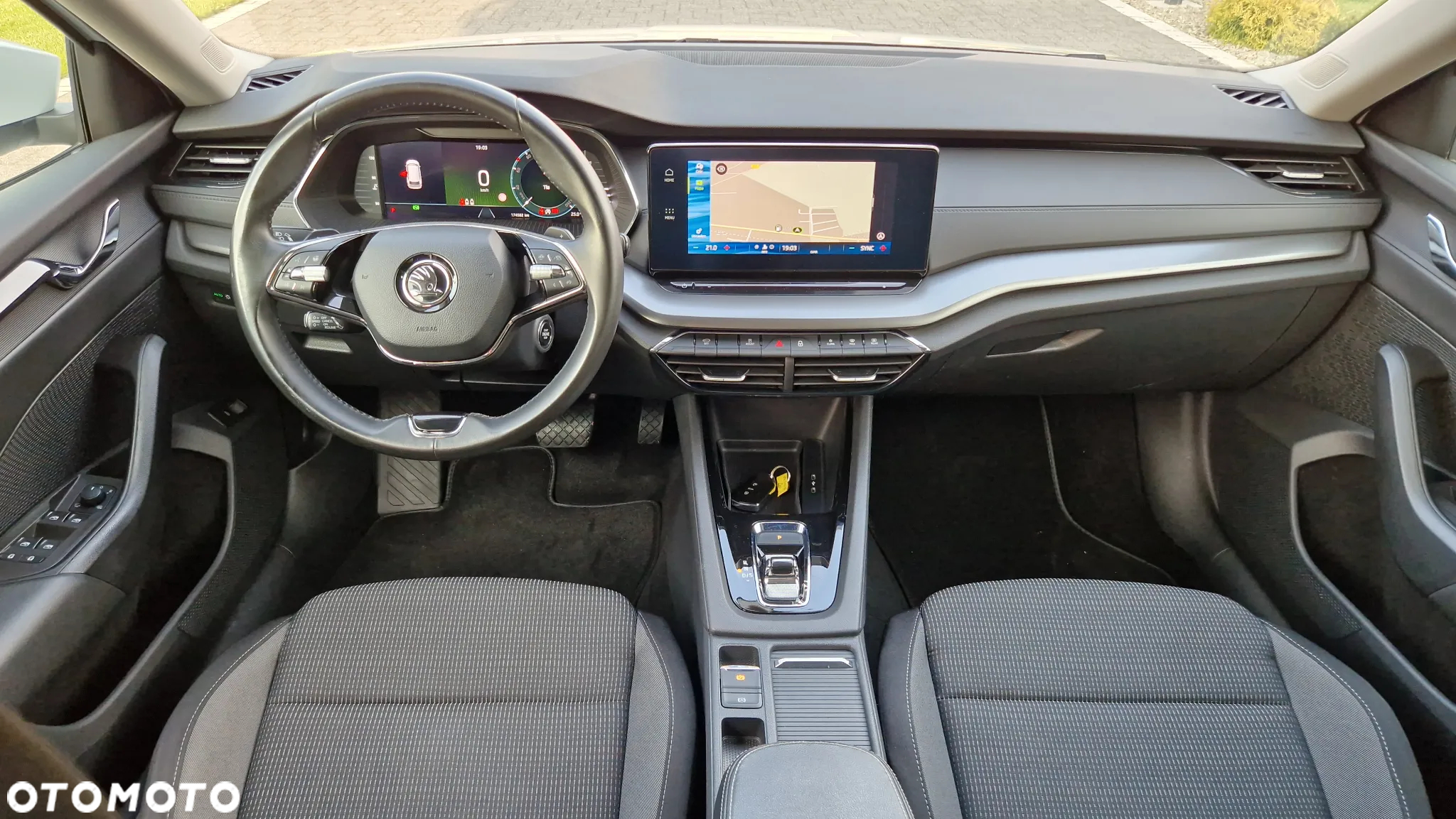 Skoda Octavia Combi 2.0 TDI DSG Sport Edition - 6