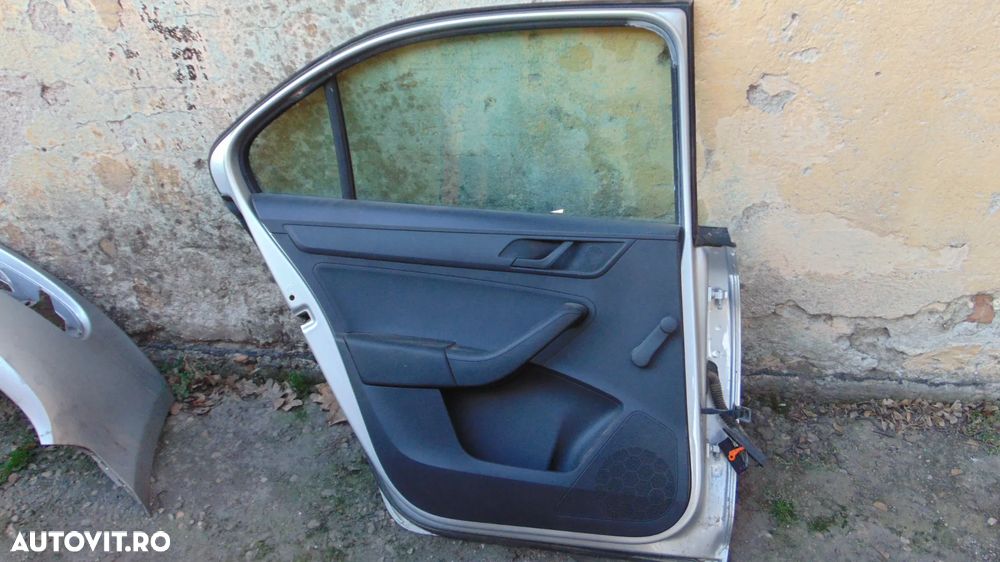 Usa Stanga spate Skoda Rapid Berlina an 2013-2018 - 4