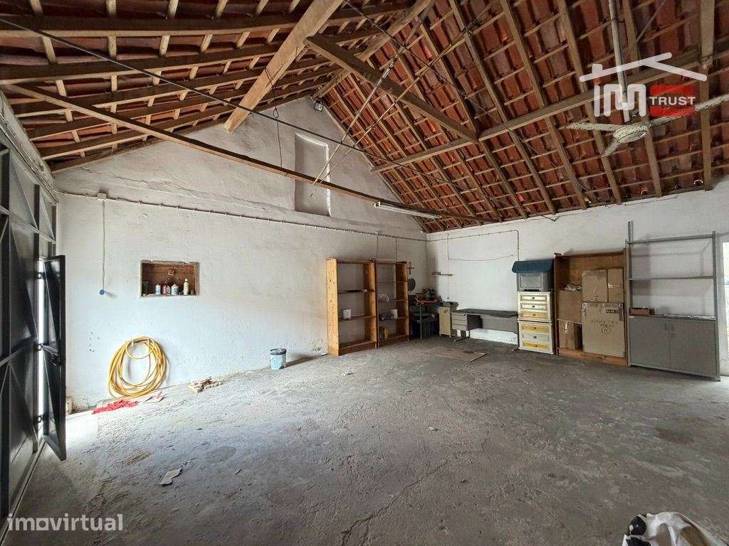 Armazém com Anexo de Moradias T0 e T1 e Garagem no Montijo - Grande imagem: 5/18