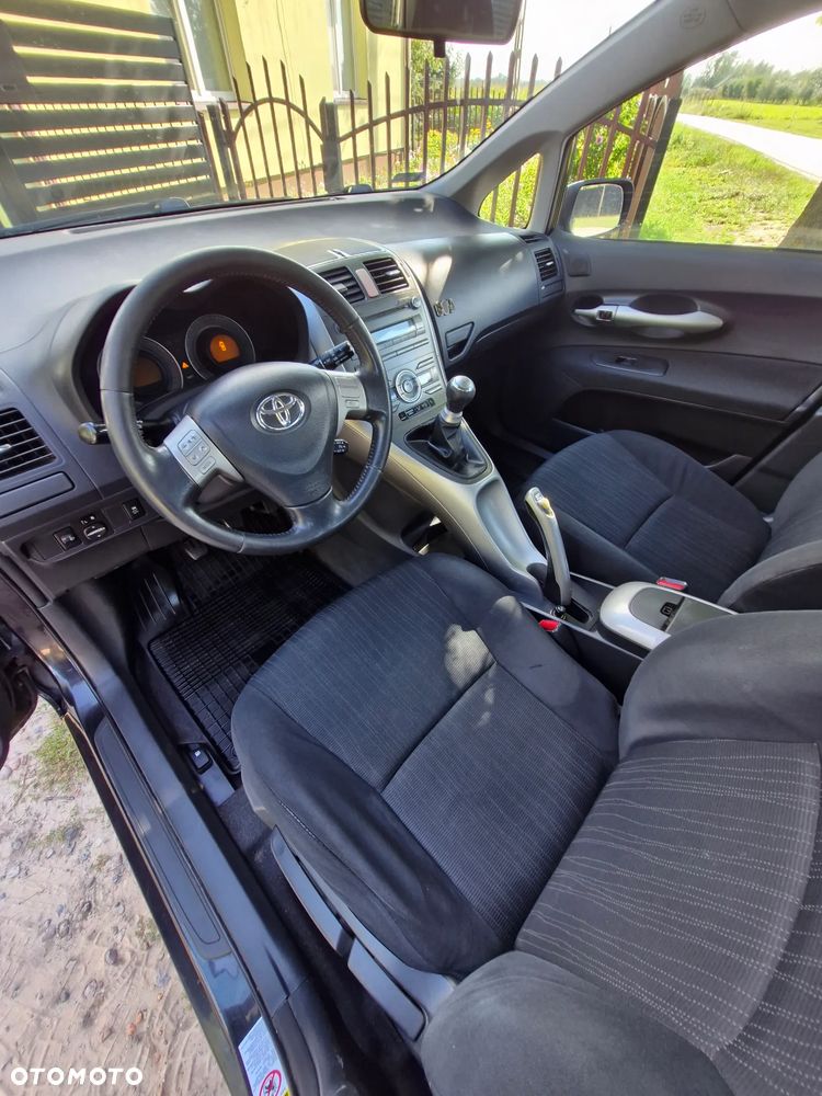 Toyota Auris 1.6 VVT-i Executive - 9