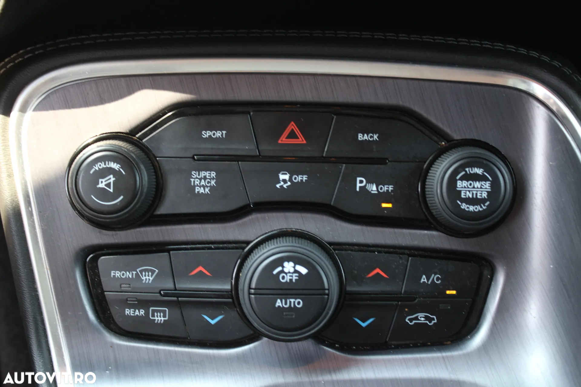 Dodge Challenger Automatik SXT Plus - 10