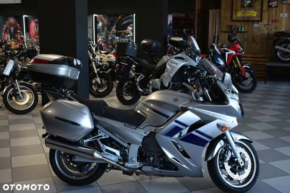 Yamaha FJR - 41