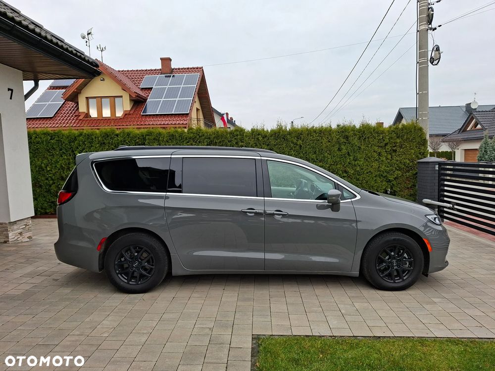 Chrysler Pacifica - 8