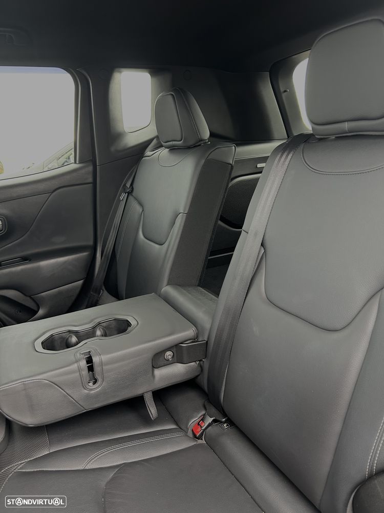 Jeep Renegade 1.3 T Limited S DCT - 9