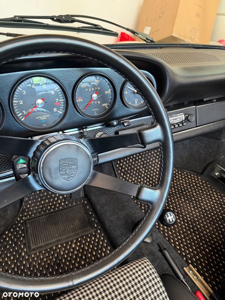 Porsche 911 - 13